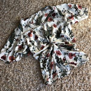 NWOT VICI Briar Rose Twist Front Floral Top blouse